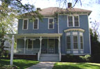 Convenient and safe historic location, AAA-3 diamond rated. Within walking distance of downtown Auburn, fine restaurants, the University Campus and Jordan-Hare Football Stadium. We are 3 blocks from the AU Hotel & Dixon Conference Center, and just minutes away from Grand National and Auburn Links golf courses.