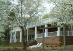 Birmingham, AL area Bed & Breakfast: Only 12 miles from the exciting NASCAR Racing events at the Talladega Superspeedway, and 35 miles from downtown Birmingham via interstate I-20, this bed and breakfast inn located in Cropwell, and adjacent to Pell City, can become your own private resort, overlooking the main channel of Logan Martin Lake on the Coosa River.