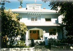 Vancouver, British Columbia (BC), Canada Bed and Breakfast:  Nelson House Bed & Breakfast has an ideal location in downtown Vancouver - in close proximity to Stanley Park, the Vancouver Aquarium, the Seawall, beaches, and shopping. The guesthouse is a three-story, 1907 Edwardian mansion complete with 6 guestrooms, 5 baths, 2 guest balconies and some bar, refrigerator and microwave kitchen amenities.