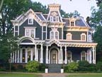 The Claremont House Bed & Breakfast is nestled in the midst of large live oak and magnolia trees, offering comfortable lodging for romantic getaways, special occasions and business travelers.
