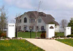 Guthrie Center, Iowa (IA) Bed & Breakfast: Prairie View has three rooms available. Each has been decorated to reflect its name. This country home was built in 1994. Thus, the furnishings blend antiques with a modern architecture. Dish TV and Dial-up Internet access available. DVD/TV and telephone hook-ups in each room. Guests are welcome to brose the library or gather around the fireplace in the family room. The walking trails can be tracked year-round.