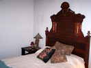 Glasgow, Kentucky (KY) Bed & Breakfast: Pre-civil war home in historic downtown Glasgow, minutes from Mammoth Cave National Park and the Corvette Museum/Factory. Sleep in a bed from the 1800's and wake to your choice of home cooked breakfast served at the time you desire. Large bedroom with sitting area and private bath. Walking distance to restaurants for dinner.