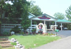 Grand Rivers, Kentucky (KY) Bed and Breakfast: Fish, boat, swim, hike, golf, take sail boat classes, rent pontoons or jet skis, browse the gift and antique shops, dine at your choice of local restaurants, and then take a romantic carriage ride to see the sights.