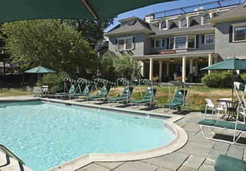 Photo of Swimming Pool at Balance Rock Inn