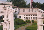 Ogunquit, Maine (ME) Bed & Breakfast: Romantic country inn and conference center in quaint Ogunquit, Maine. Open year-round, 1-1/2 hours from Boston, 5 from NYC. Steps from the beach, shopping and diverse four-season activities. 16 air-conditioned guest rooms and suites with antiques; many with deck, kitchenette or sitting area.