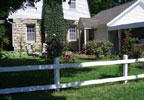 Tulsa, Oklahoma Bed and Breakfast: Located at 35th and Quincy, one block from historic Brookside restaurants, shops and art galleries. The Mackintosh Inn is attached to a quaint Dutch colonial home with a private entrance and covered, off-street parking.  One block east of Peoria Avenue, the Inn is one block from several Tulsa restaurants.  You will enjoy breakfast at Brookside By Day, a very popular breakfast and lunch cafe. The Inn is also located only a short distance from Zink Park tennis courts, and the River Parks (a great place to ride bikes, run or just walk) is nearby.