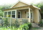 La Grande, Oregon (OR) Bed & Breakfast: A two bedroom guest house with fully equipped kitchen. Cook for yourself or let Ivy Cottage cook an extravagant breakfast for you. Close to downtown La Grande's historic district with shopping, restaurants, and boutiques. Children are welcome.
