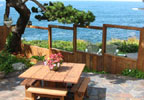 Depoe Bay, Oregon (OR) Bed & Breakfast: Sitting just above the oceans edge with breathtaking view of whales and crashing waves from your ocean front suites. Enjoy a delicious breakfast overlooking the ocean from your suite or on your garden patio.