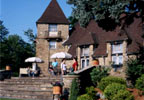 South Sterling, Pennsylvania (PA) Bed & Breakfast: Modeled after his chateau in the south of France, Joseph Hirshhorn created a private retreat where he could enjoy the solitude of the mountains. Many of our suites boast a fireplace and Jacuzzi, private balcony and spectacular views. Triple sheeting and turn-down service along with complimentary sherry, cheese and fruit on arrival add to the romance.