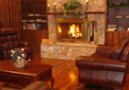 Lenoir City, Tennessee (TN) Bed and Breakfast: The Inn is conveniently located about 1 hour from Chattanooga and less than 30 minutes from Knoxville, off of I-75. Townsend and the Smoky Mountains are just an hour traveling through Hwy 321.